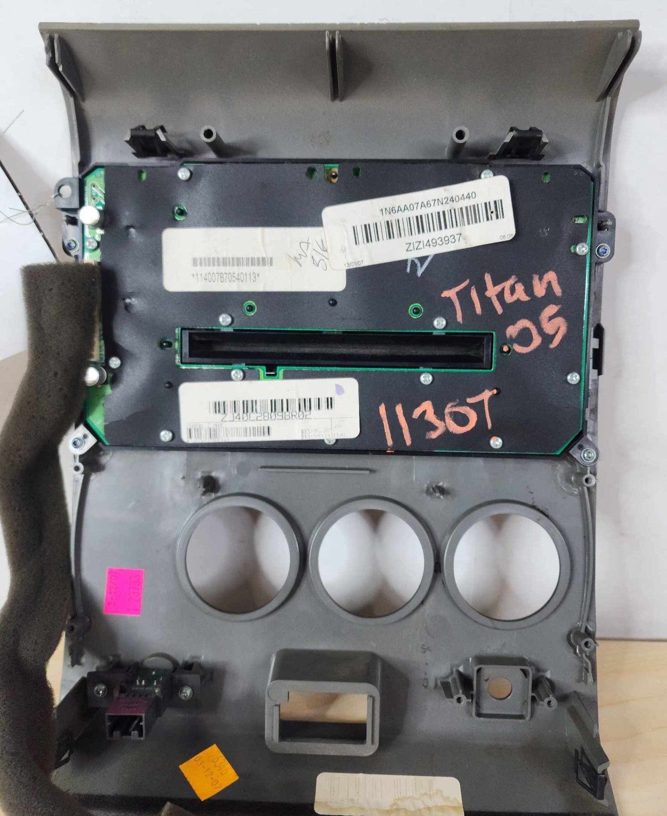 Audio & Visual Equip.(radio) NISSAN TITAN 04 055