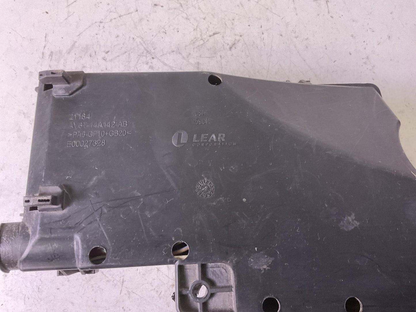 Engine Fuse Box FORD FOCUS 165
