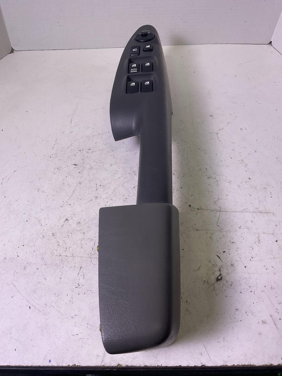 Door Switch Front HYUNDAI TUCSON 05 06 07 08 090