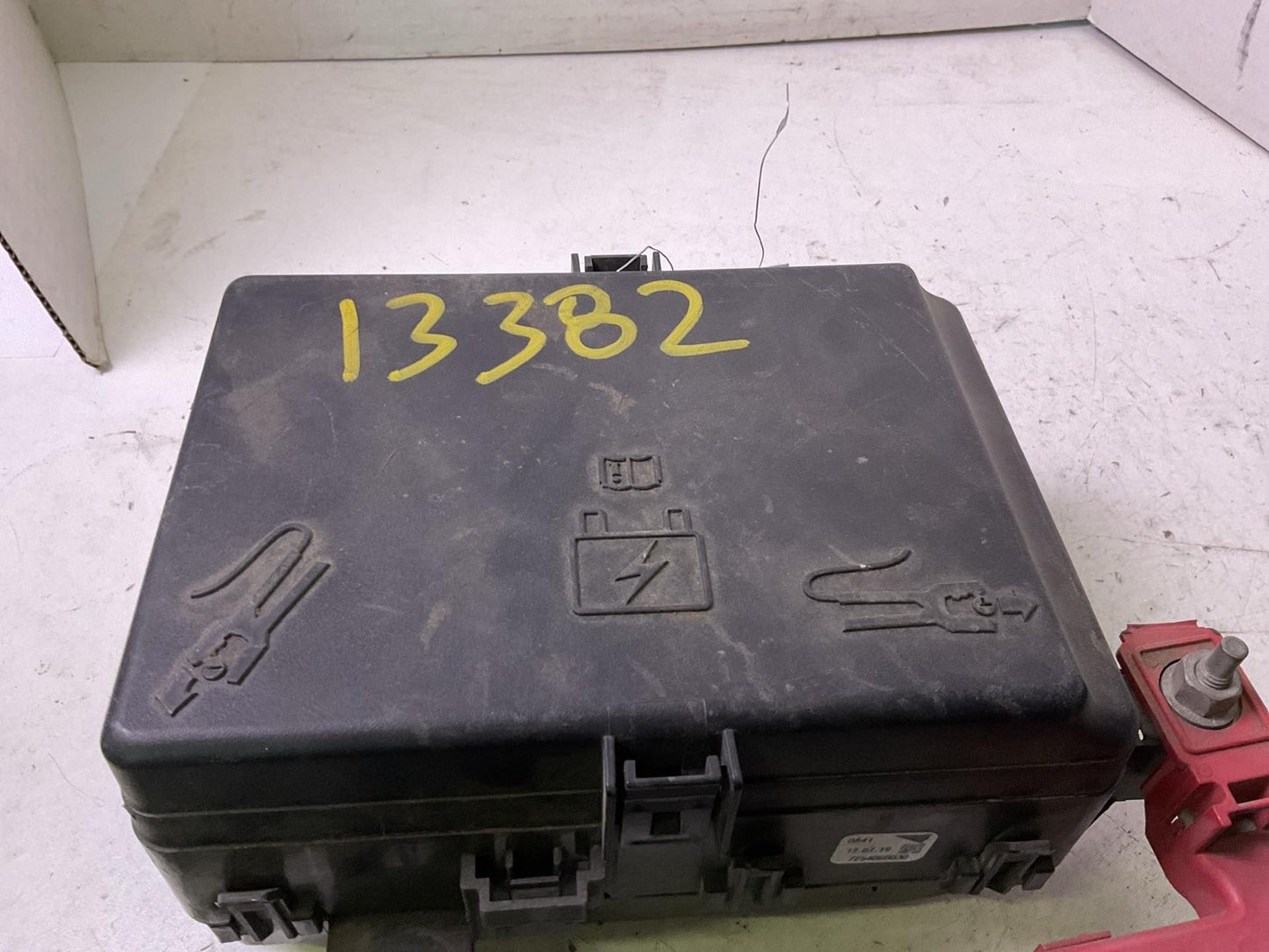 Engine Fuse Box DODGE CHARGER 19 202