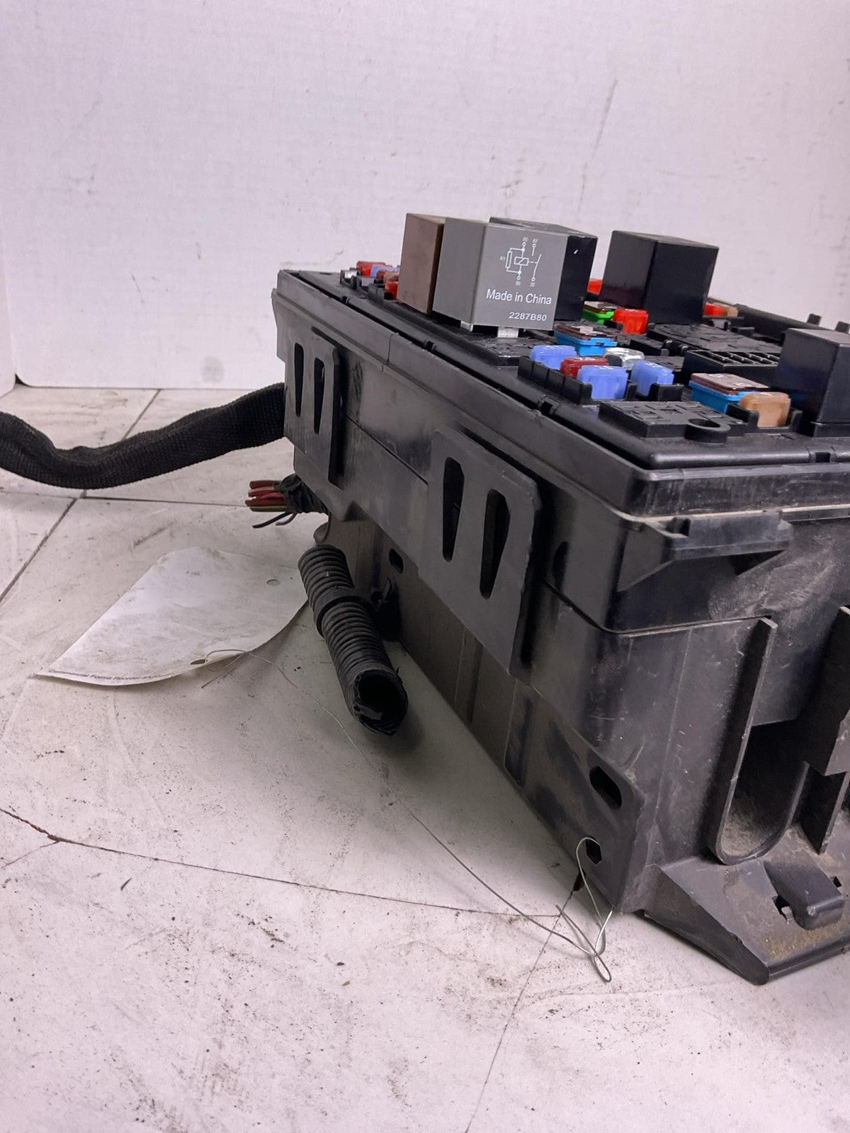 Engine Fuse Box CHEVY VOLT 13 14 155