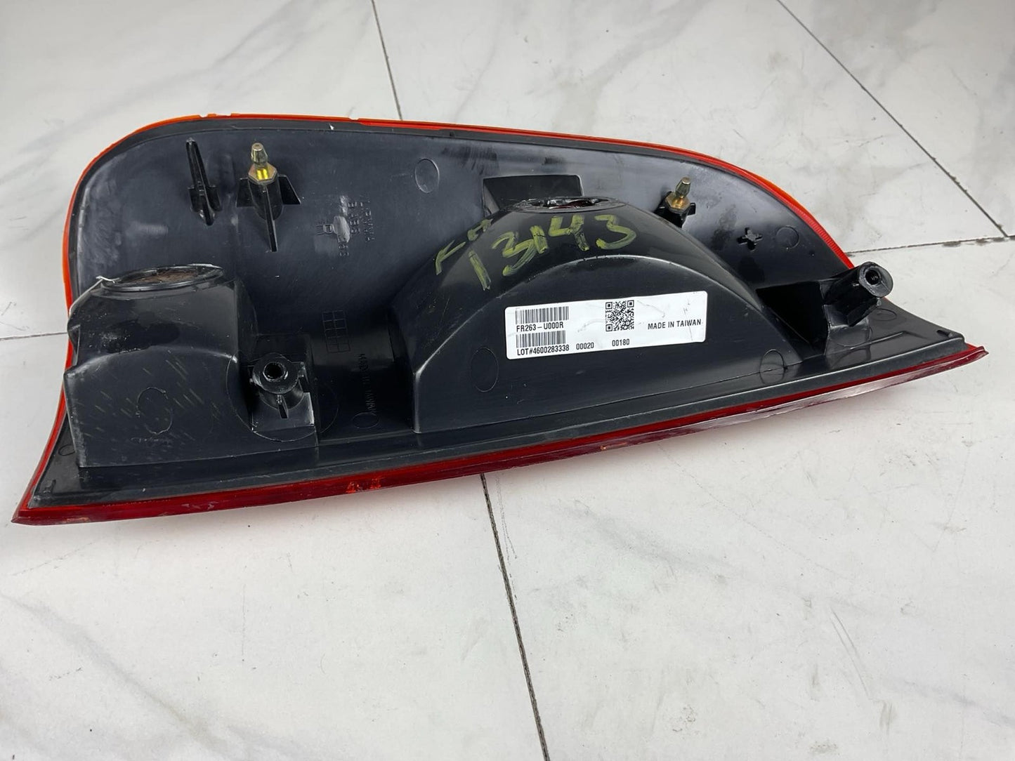 Tail Light Assembly FORD PICKUP F150 Right 01 02 03 043