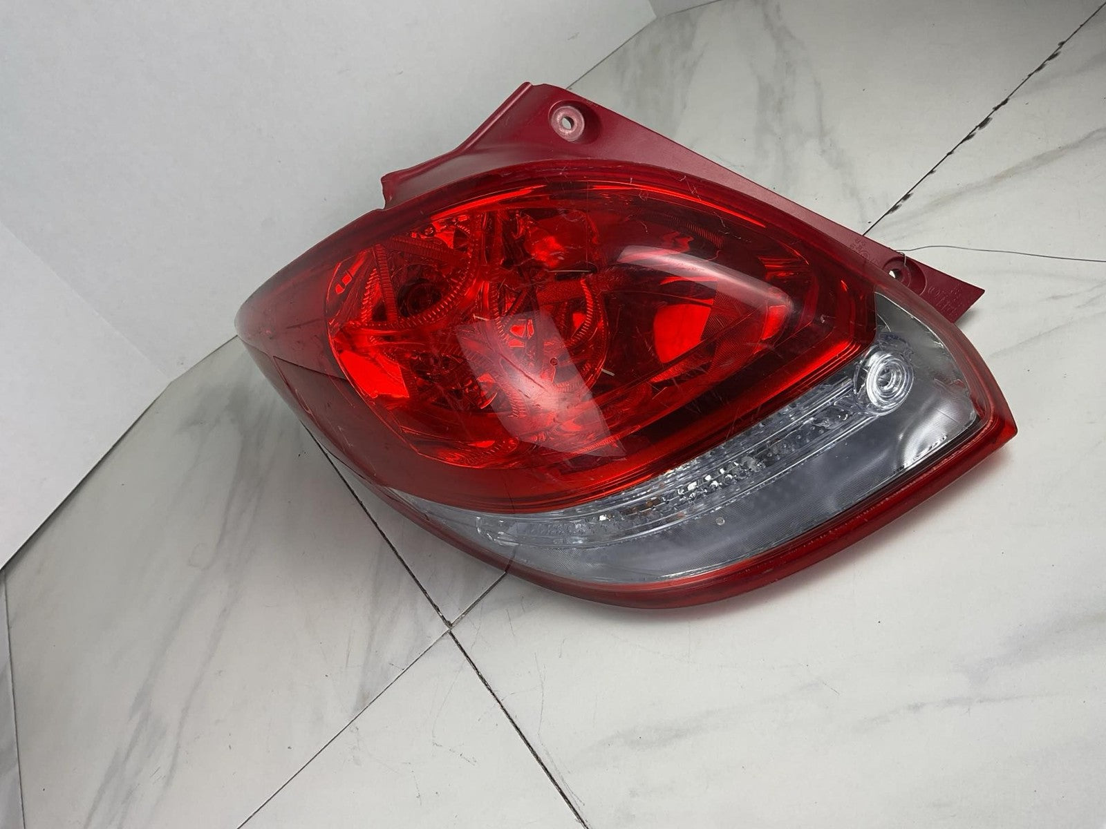 Tail Light Assembly HYUNDAI VELOSTER Left 12 13 14 15 16 170
