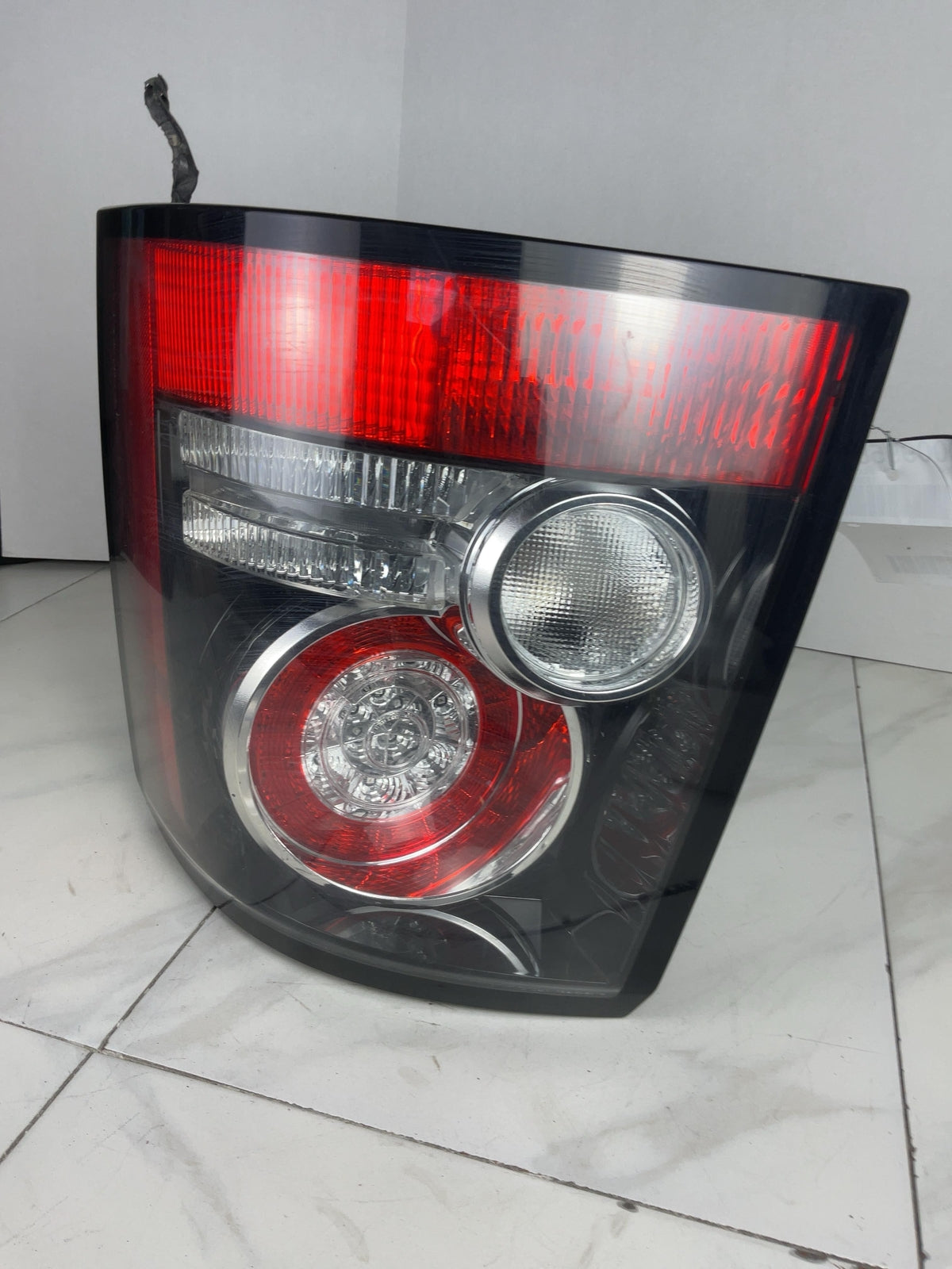 Right Passenger Side Tail Light Assembly for 2012-2013 RANGE ROVER SPORT0