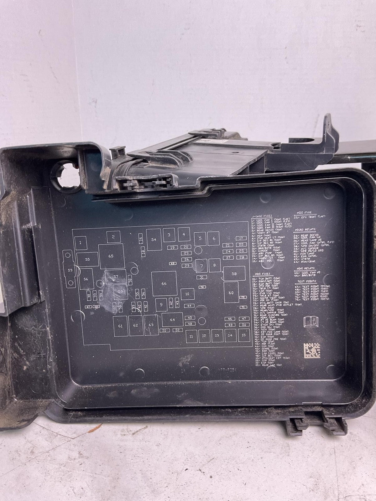 Engine Fuse Box CHEVY EQUINOX 104