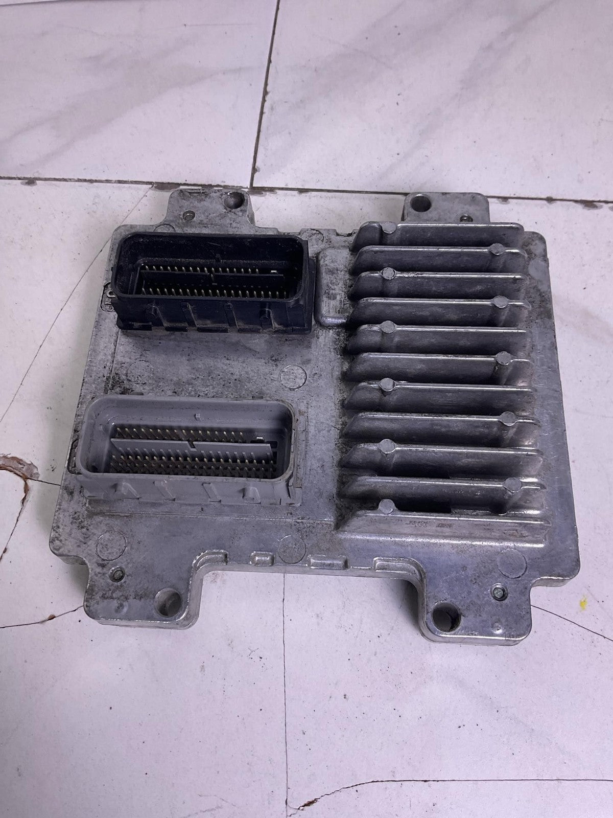 Engine/motor Brain Box For 2010 2011 2012 2013 GMC Sierra 15000