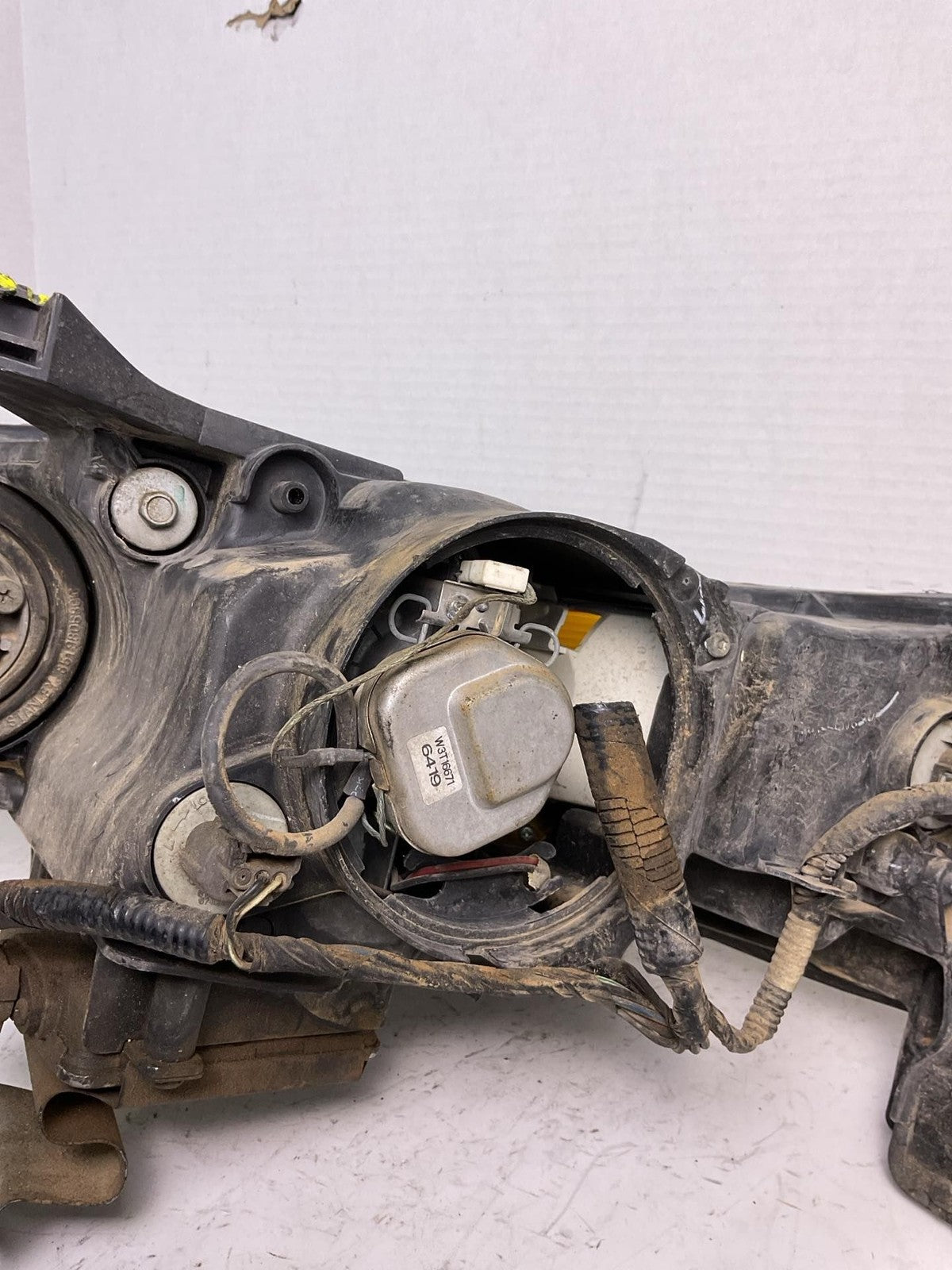 Headlight Assembly Right Passenger Side For 2006 Acura TL4