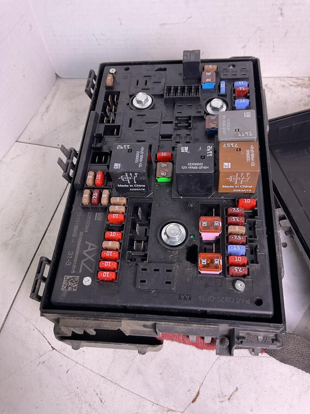 Engine Fuse Box CHEVY VOLT 13 14 150