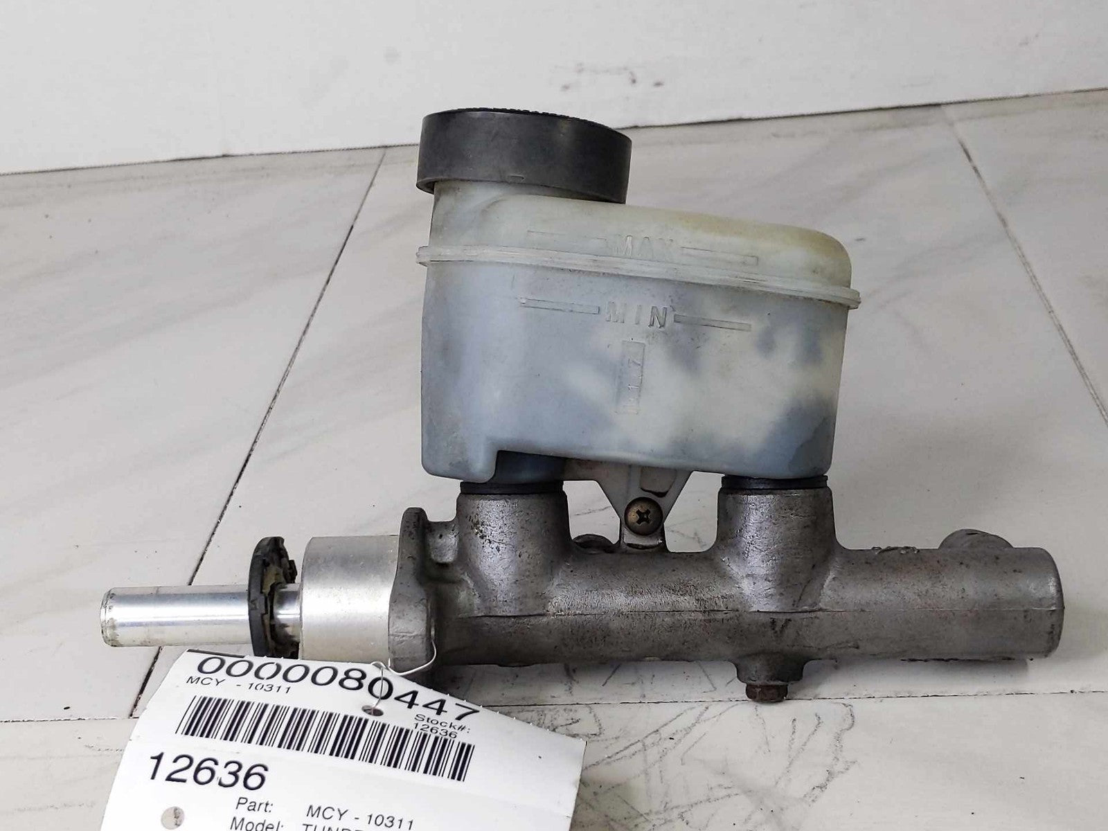 Master Cylinder TOYOTA TUNDRA 00 01 02 03 04 05 061