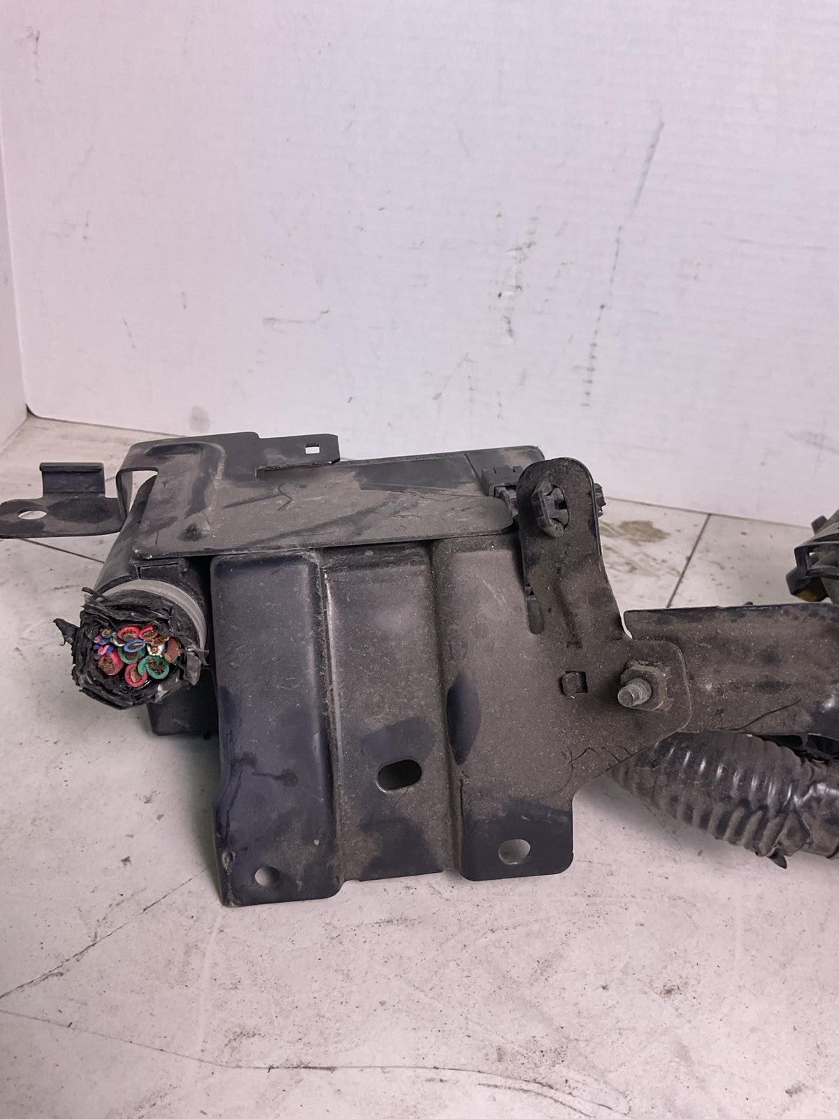 Engine Fuse Box NISSAN VERSA 20 21 22 23 244