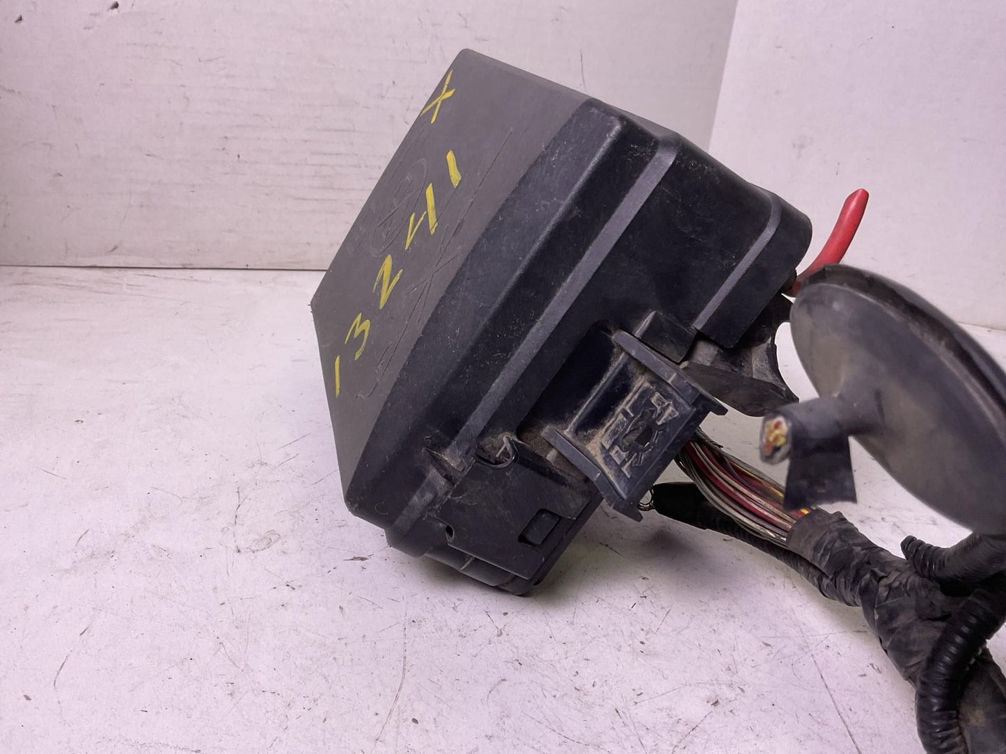 Engine Fuse Box CHEVY SONIC 12 132