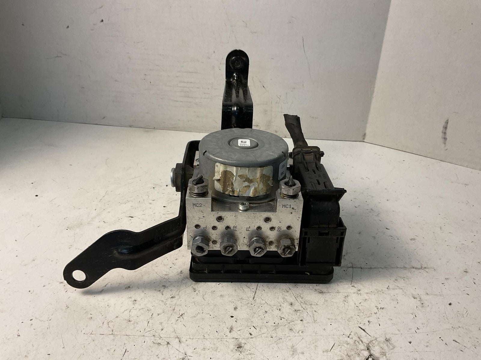 Anti-lock Brake Parts FORD MUSTANG 180