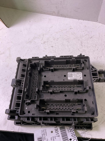 Engine Fuse Box CHEVROLET BLAZER 20 211