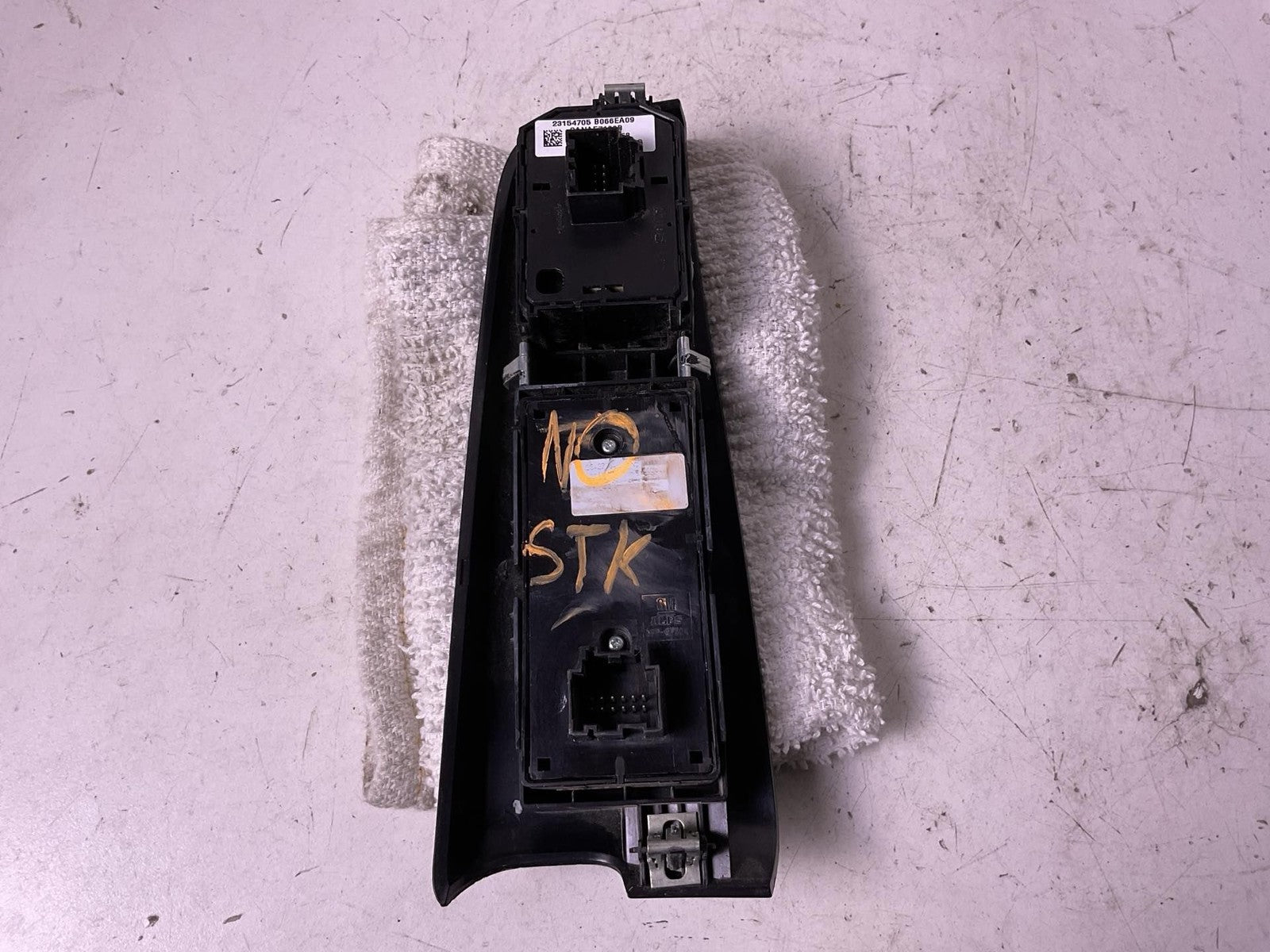 Door Switch Front CHEVY TAHOE 07 08 09 10 11 12 13 144