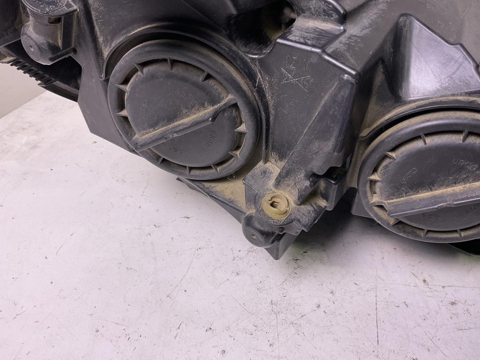 Headlamp Assembly MERCEDES C-CLASS Left 08 09 10 115