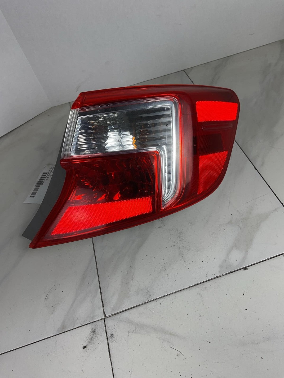 Tail Light Assembly TOYOTA CAMRY Right 12 13 140