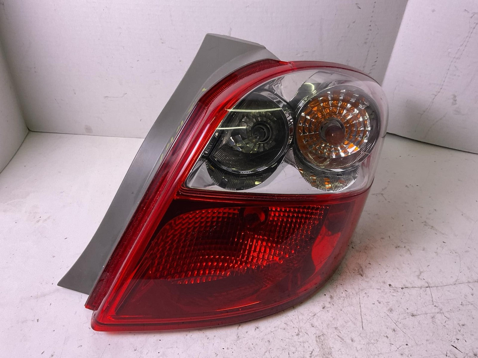 Tail Light Assembly Right Passenger Side For 2009-2014 Toyota Matrix0