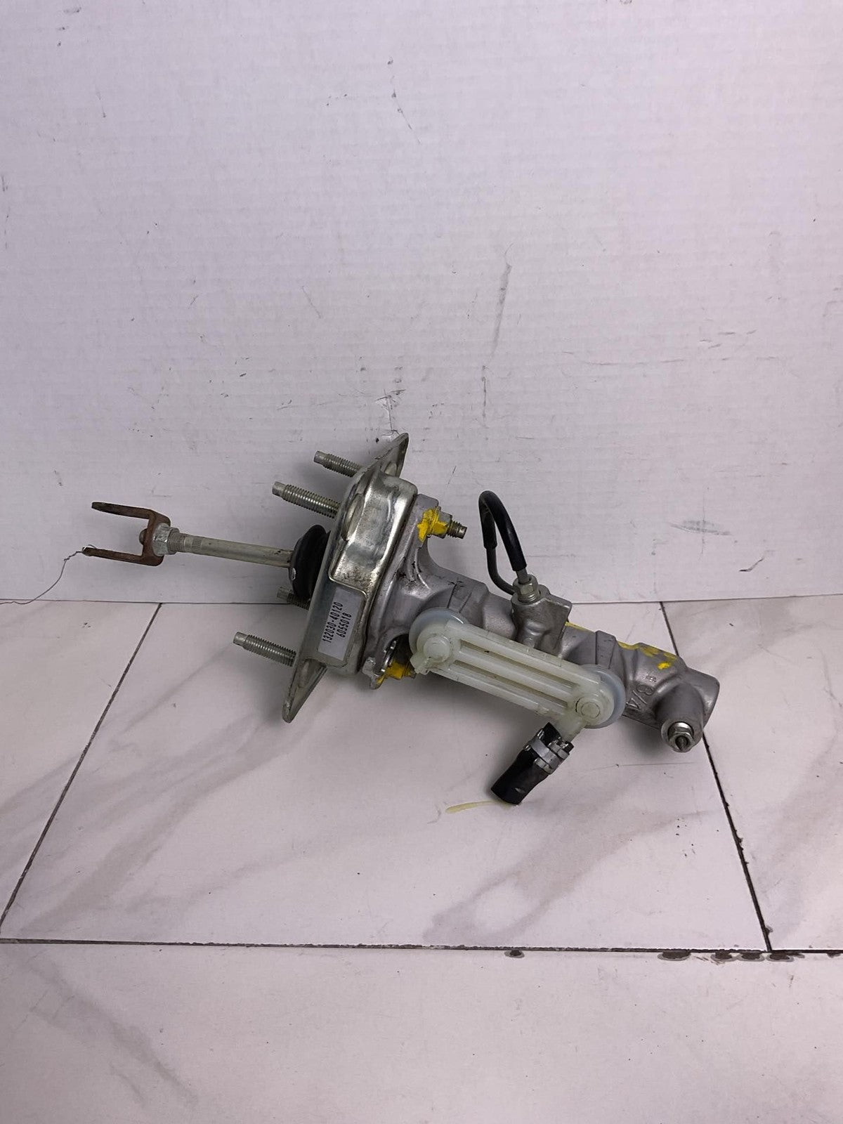 Master Cylinder TOYOTA PRIUS 04 05 06 07 08 090