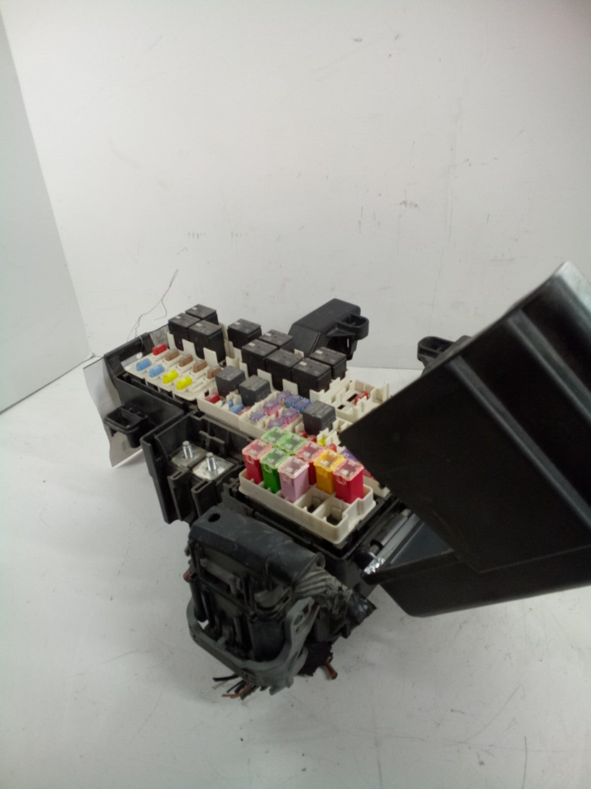 Engine Fuse Box FORD MUSTANG 209