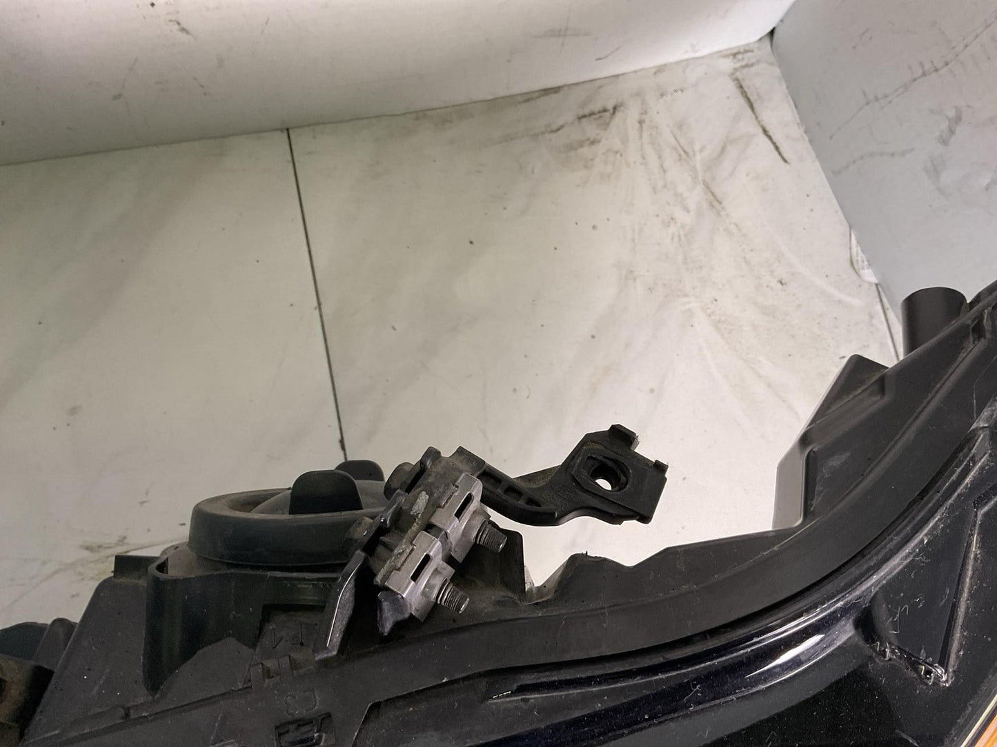 Headlamp Assembly FORD FUSION Left 17 18 19 204