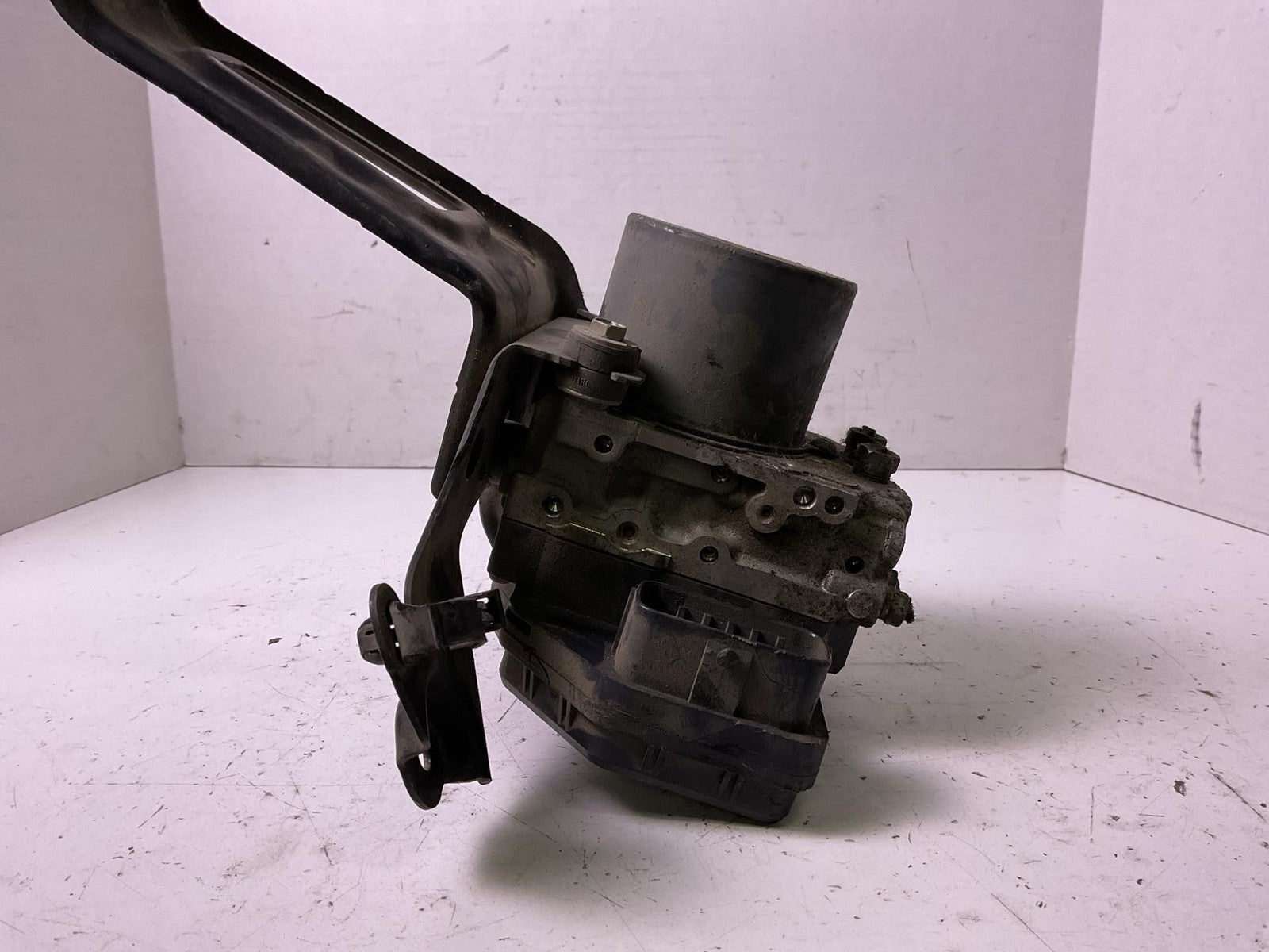 Anti-lock Brake Parts TOYOTA SIENNA 12 13 141