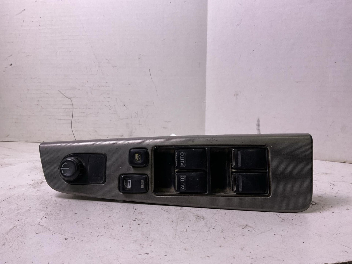 Door Switch Front NISSAN ALTIMA 05 060