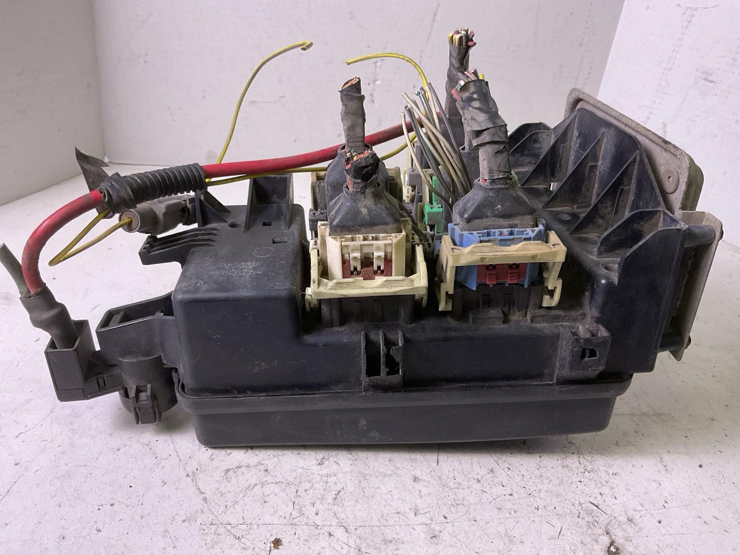 Engine Fuse Box DODGE PICKUP 1500 052