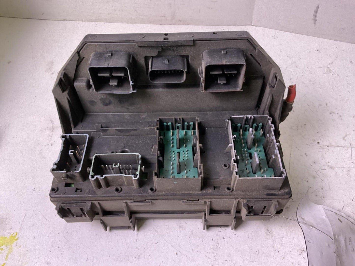 Engine Fuse Box DODGE CARAVAN 140