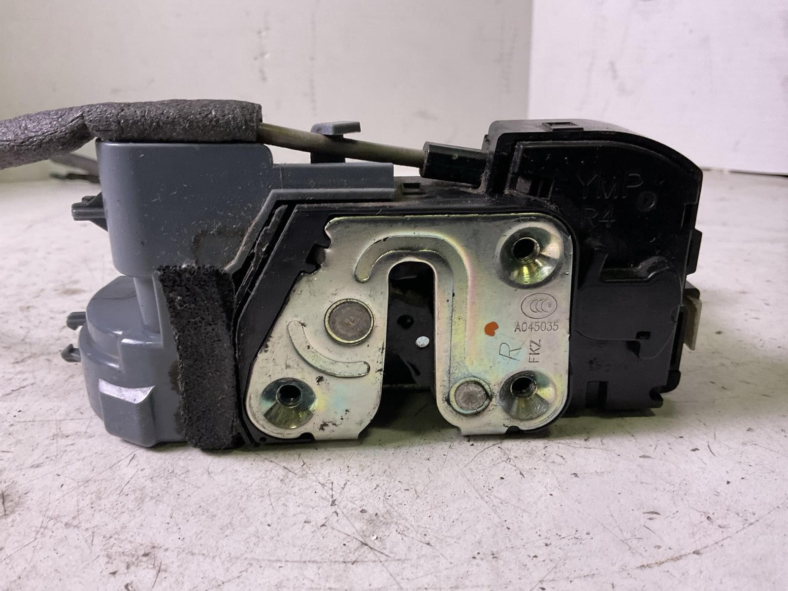 Front Door Latch HYUNDAI SONATA Right 11 12 13 14 152