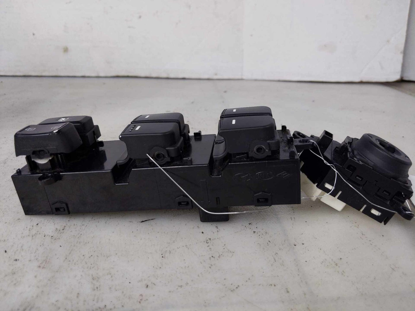 Door Switch Front KIA OPTIMA 11 12 133
