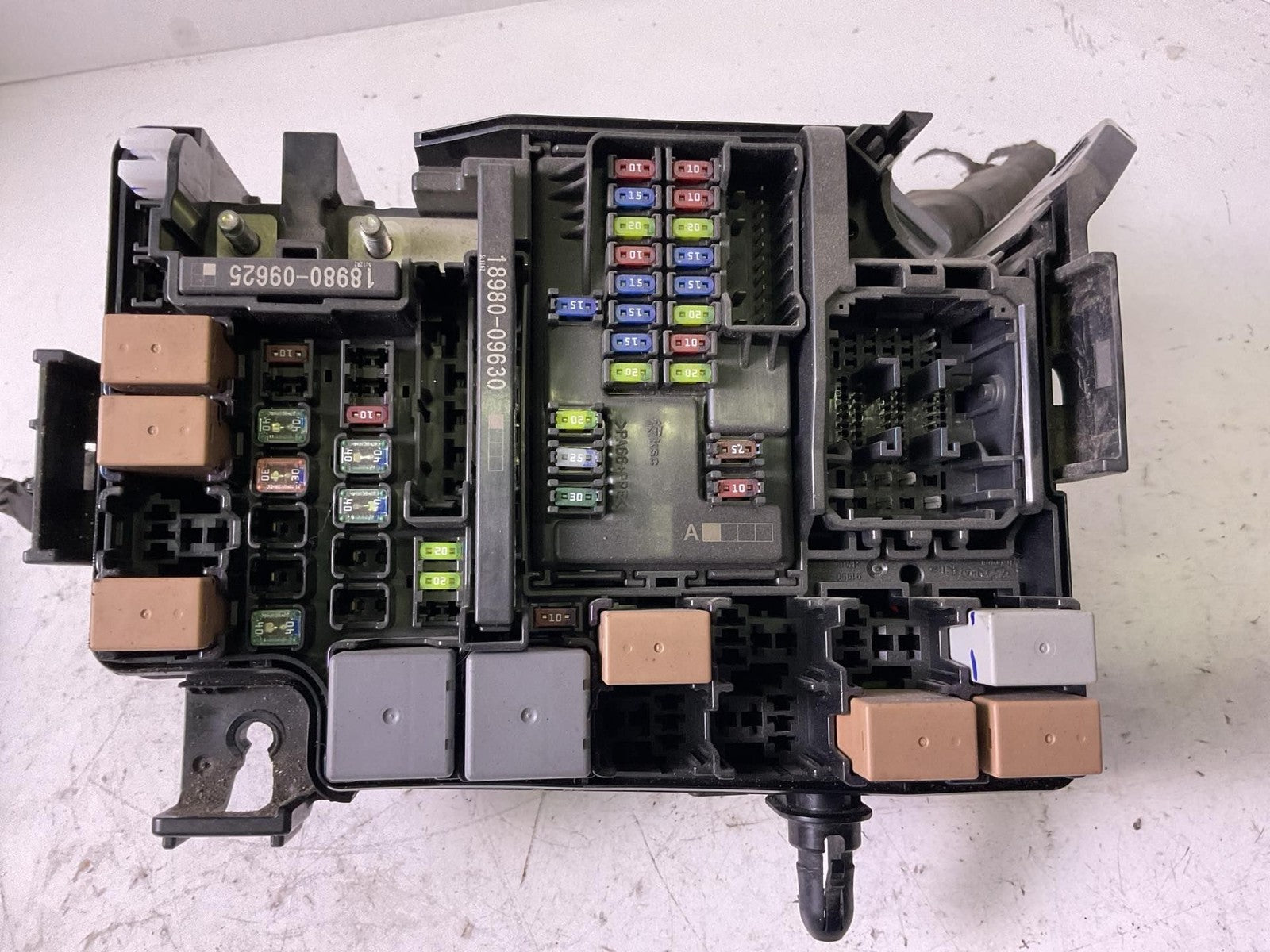 Engine Fuse Box HYUNDAI ELANTRA 176