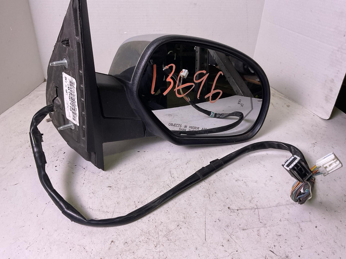 Door Mirror GMC YUKON Right 09 10 11 12 13 140