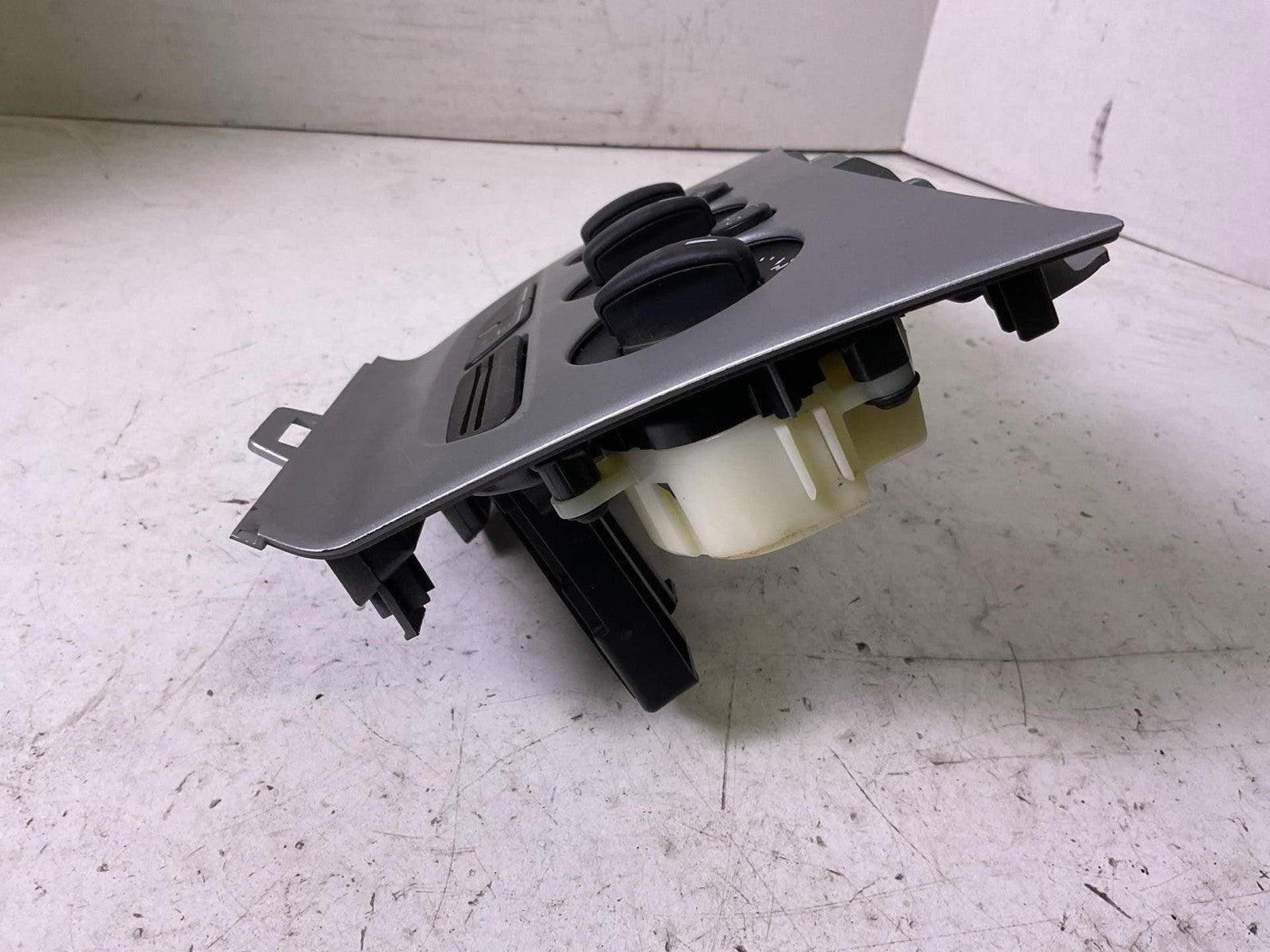 Heater A/c Control FORD FOCUS 143