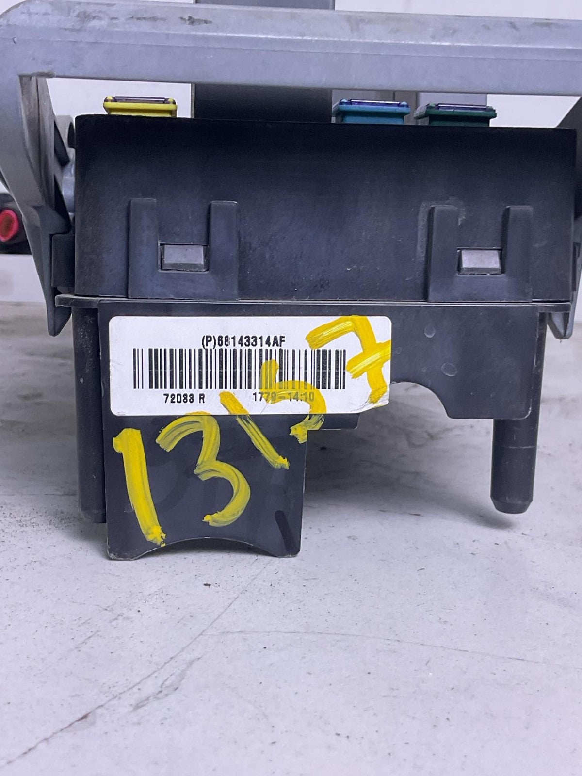 Engine Fuse Box DODGE JOURNEY 191