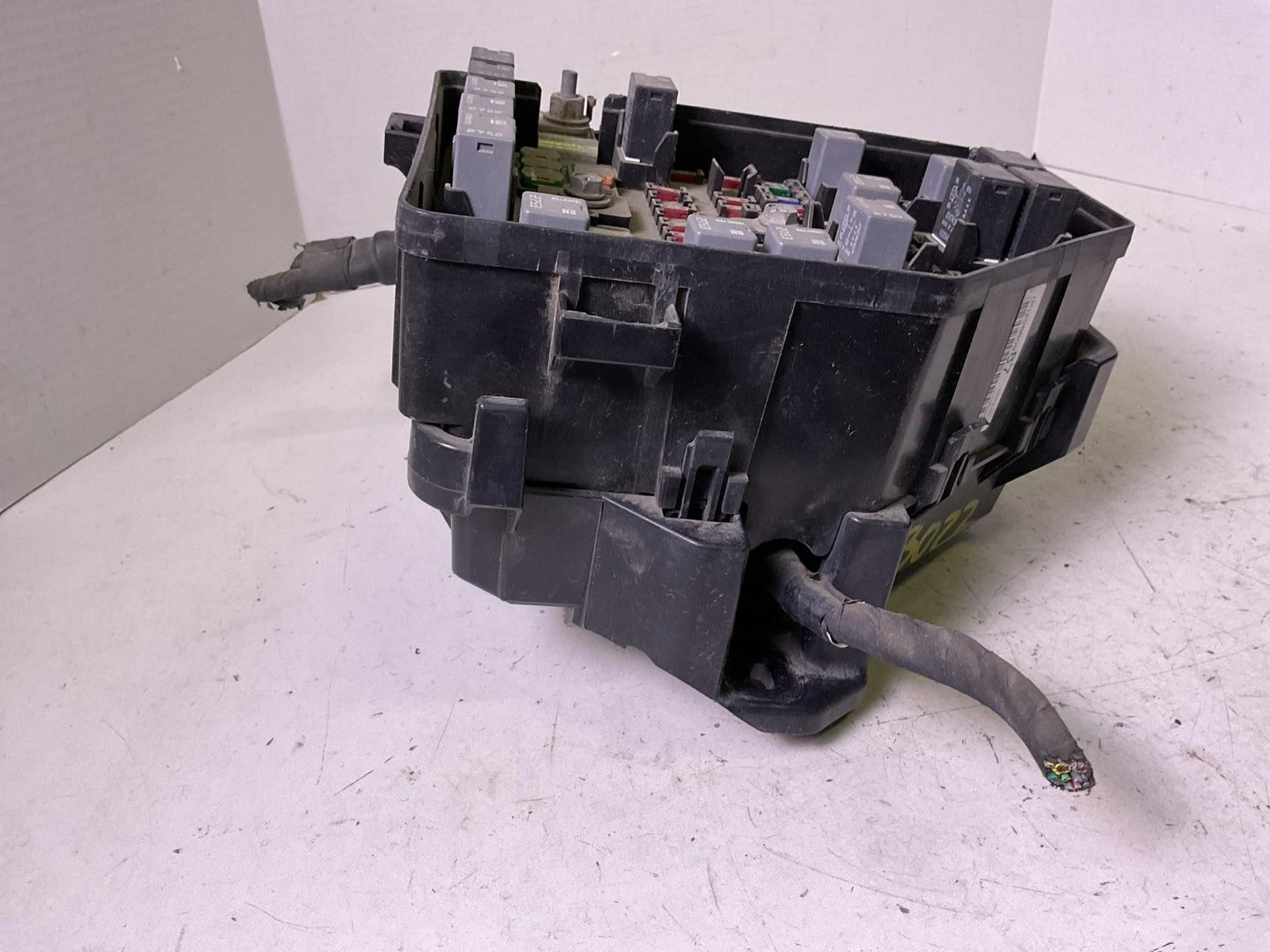 Engine Fuse Box CADILLAC CTS 11 12 13 145