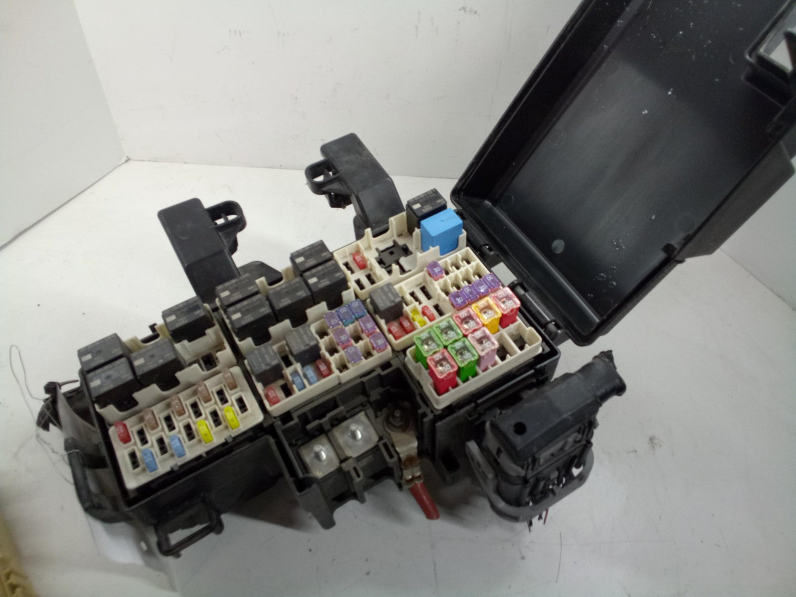 Engine Fuse Box FORD MUSTANG 200