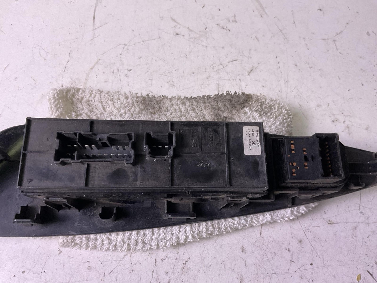 Door Switch Front NISSAN LEAF 11 12 13 14 15 16 173