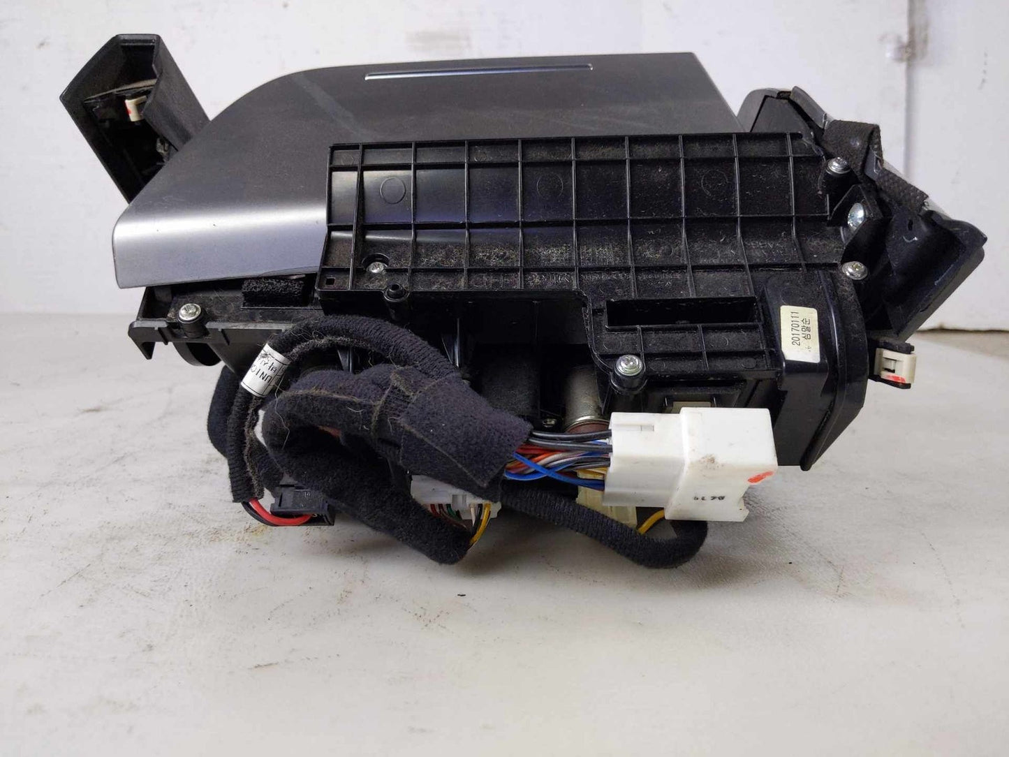 Front Console HYUNDAI SONATA 15 16 176