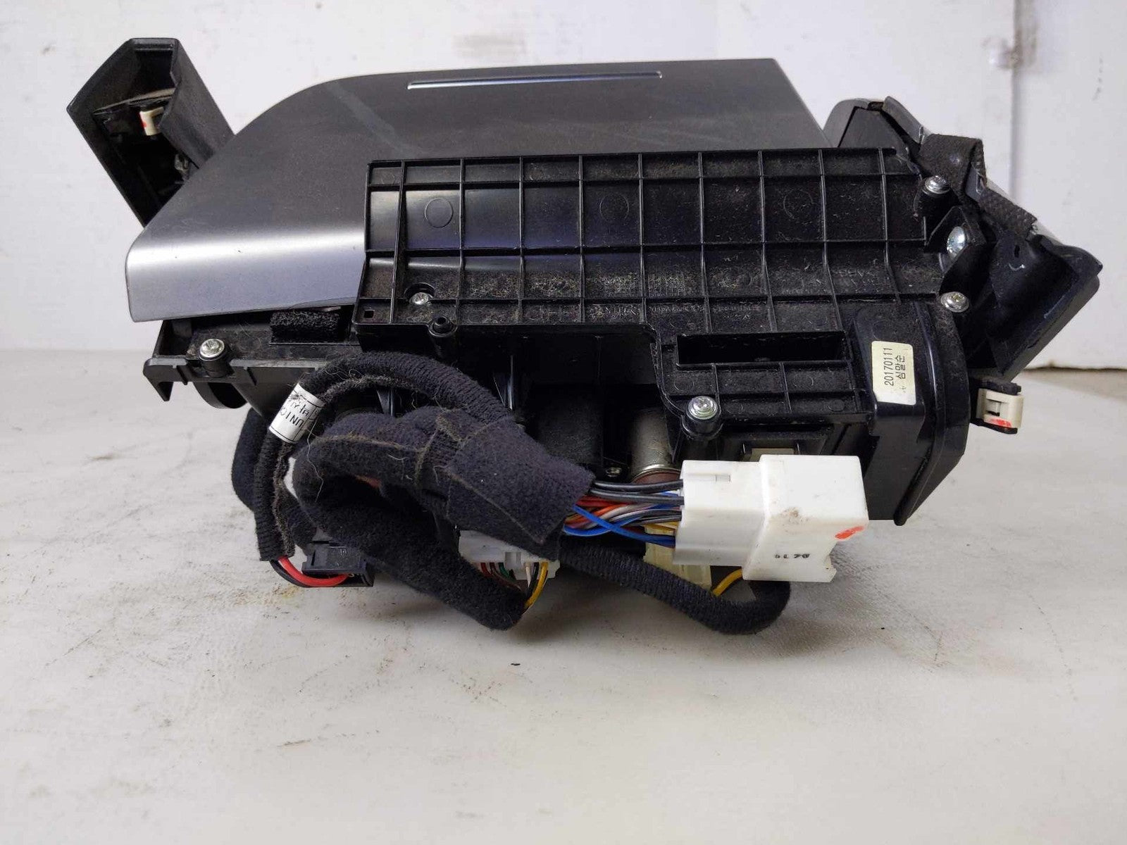 Front Console HYUNDAI SONATA 15 16 176