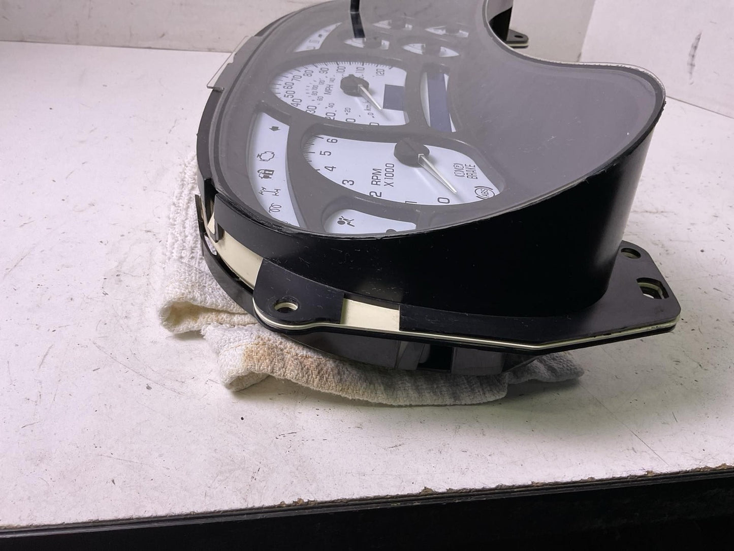 Speedometer SUBURBAN 1500 03 04 052