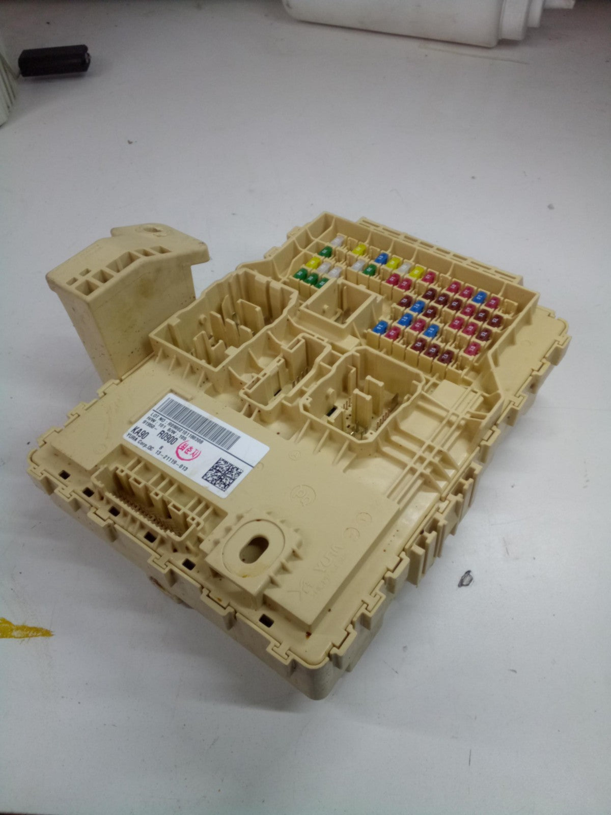 Cabin Fuse Box KIA CARNIVAL 224