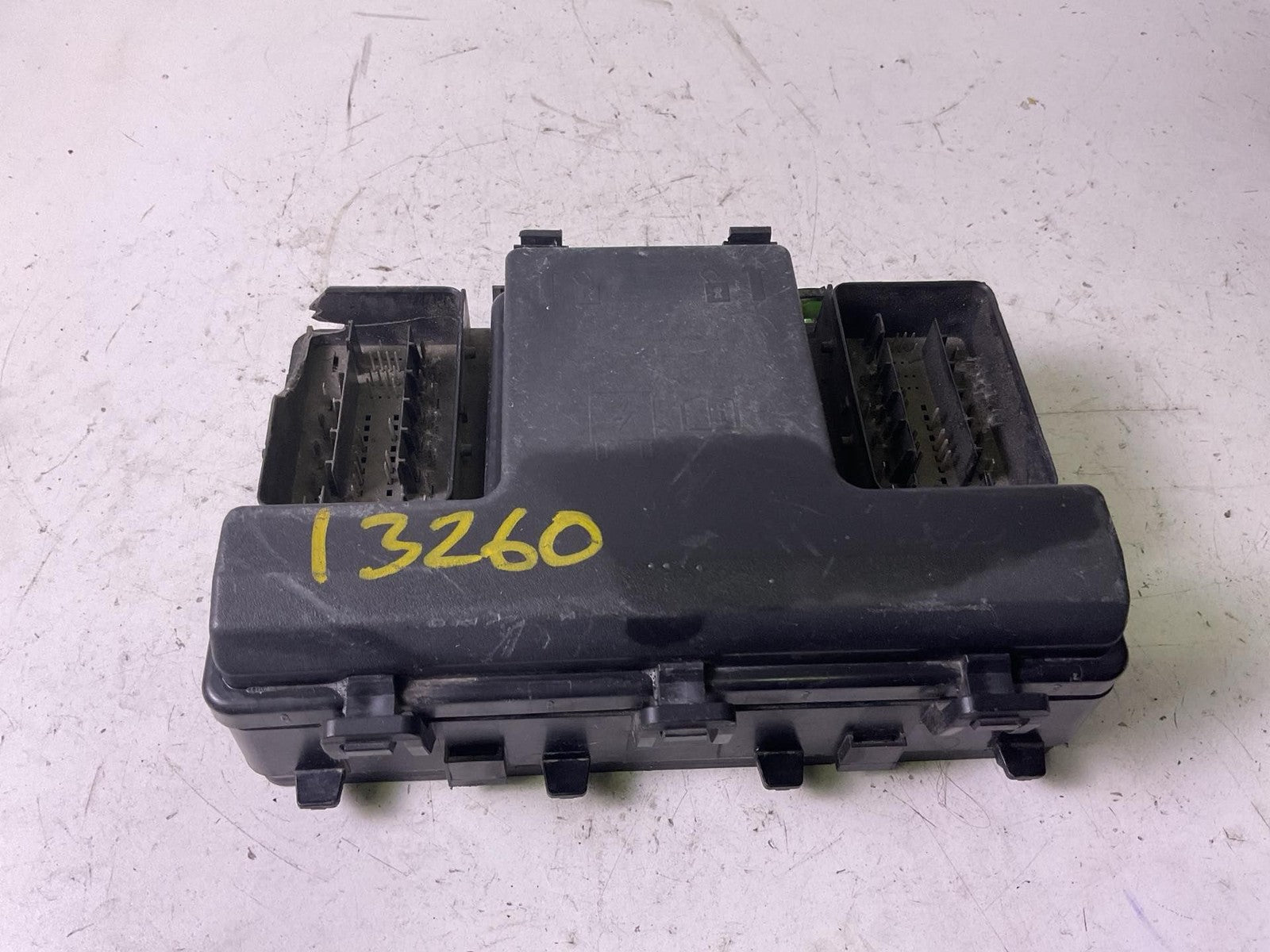 Engine Fuse Box FORD FUSION 17 18 19 200