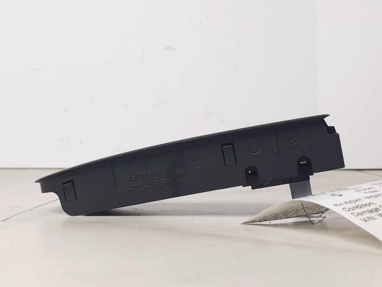 Door Switch Front GOLF EXCEPT GTI 122