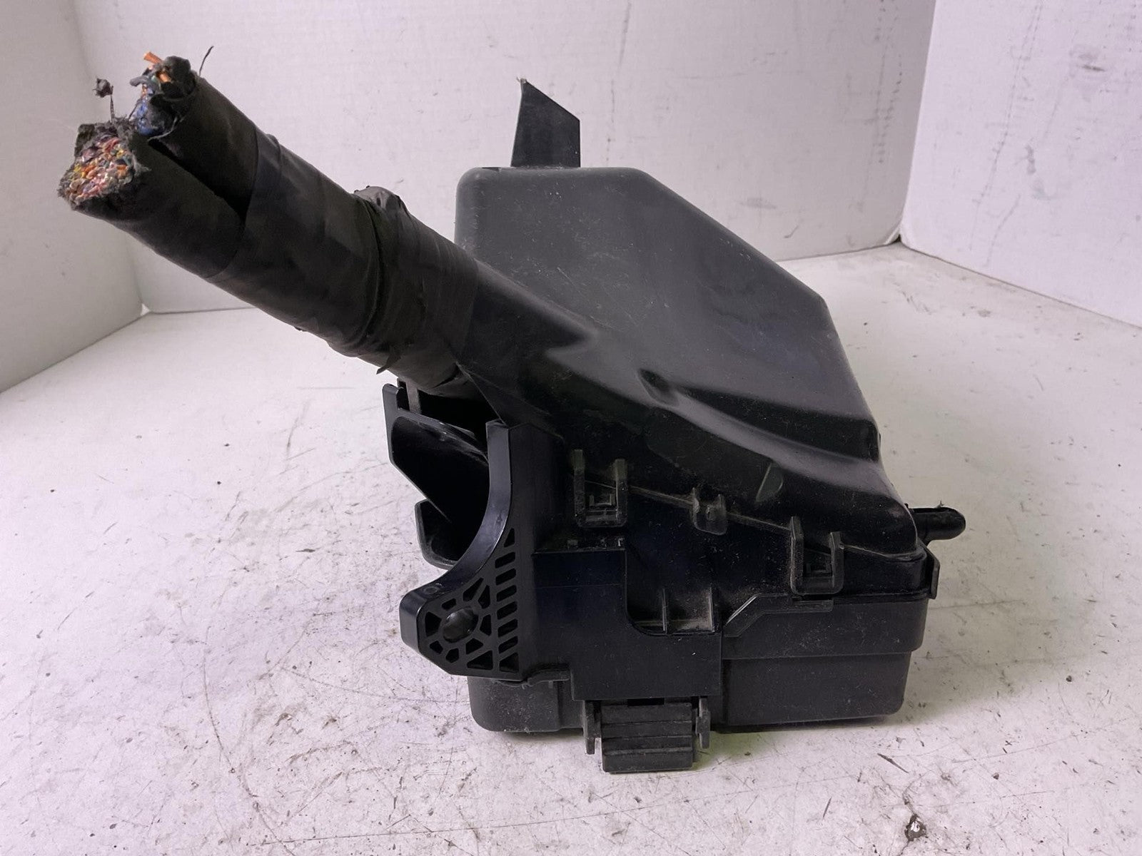 Engine Fuse Box HYUNDAI ELANTRA 173