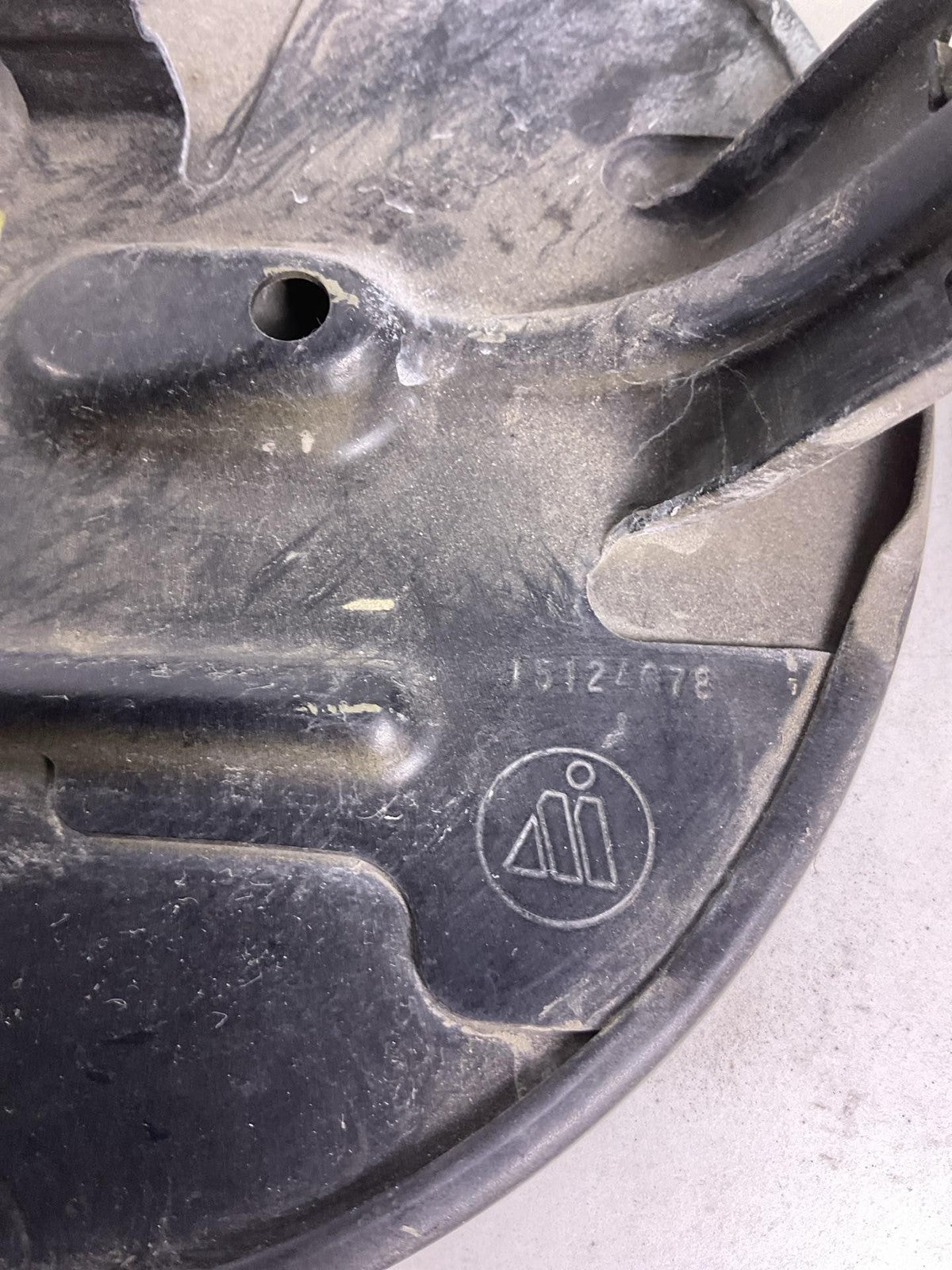 Fuel Tank Door CADILLAC ESCALADE 02 03 04 05 063