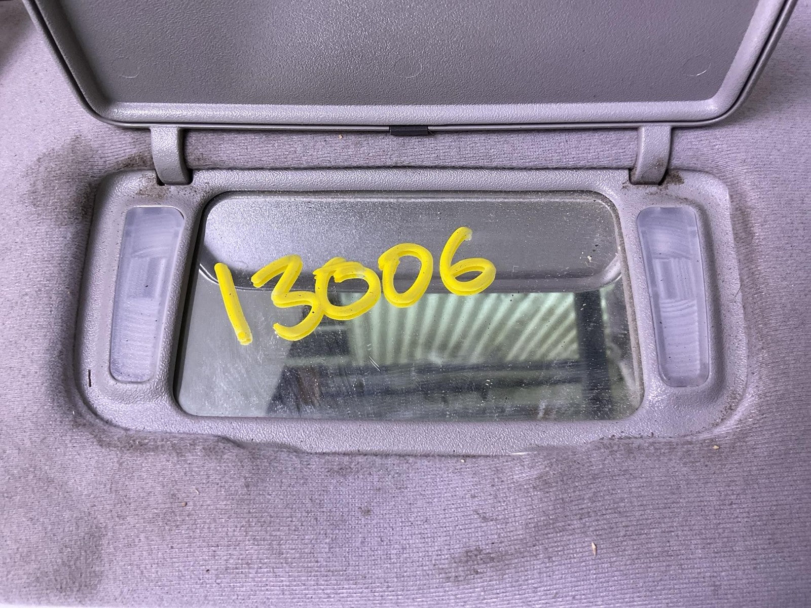 Sun Visor HONDA ODYSSEY Left 99 00 01 02 03 041
