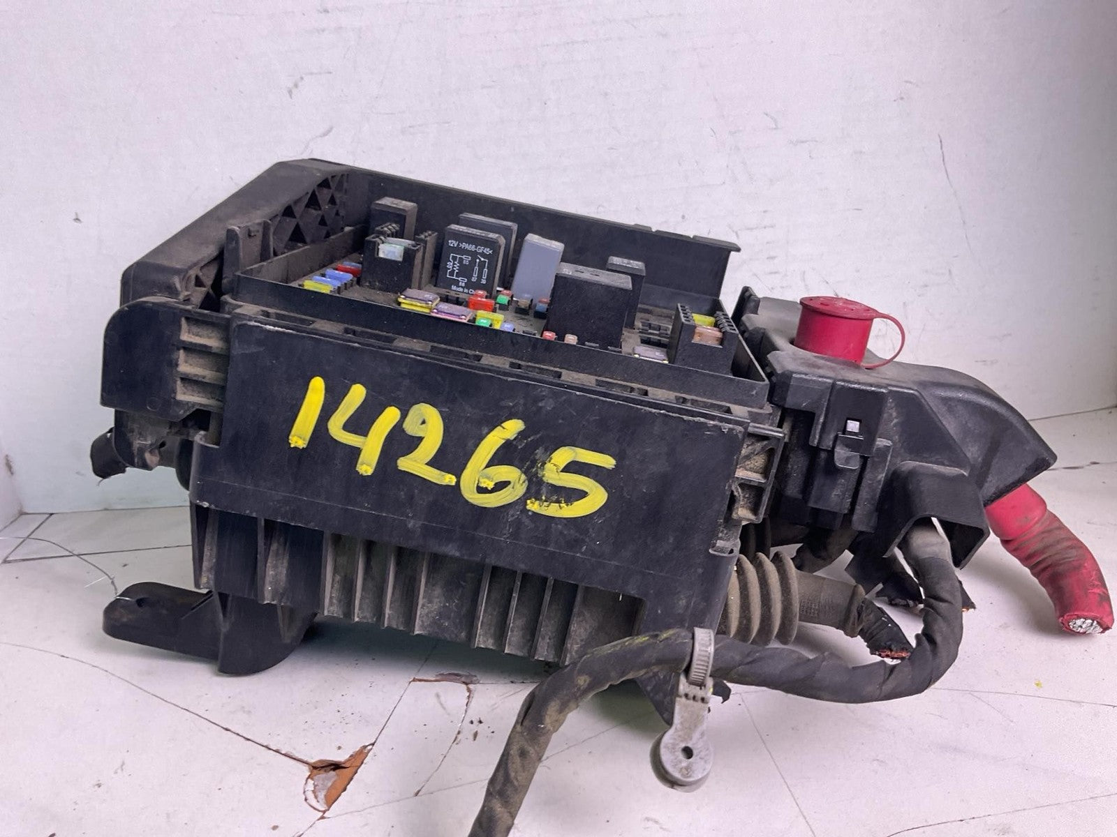 Engine Fuse Box CHEVY CAMARO 16 170