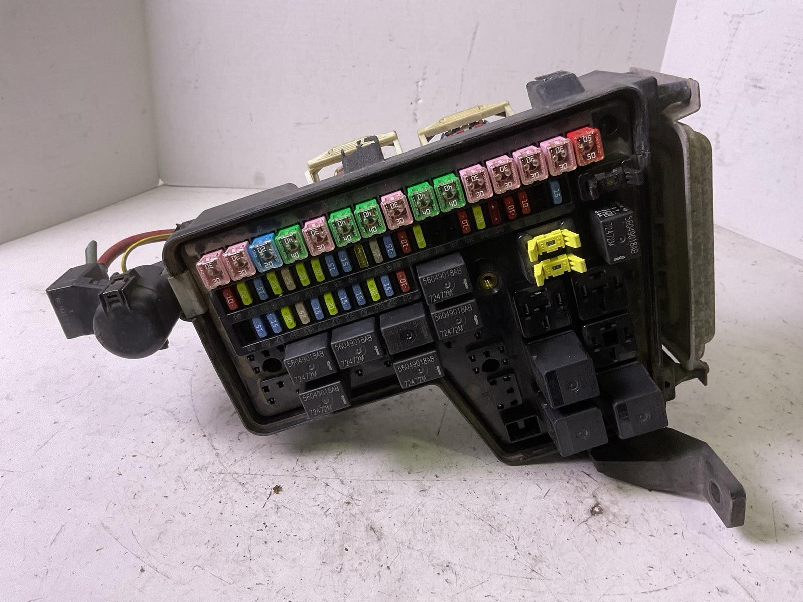 Engine Fuse Box DODGE PICKUP 1500 056