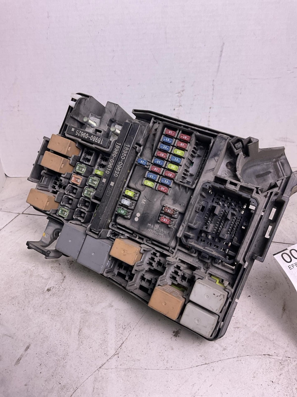 Engine Fuse Box HYUNDAI ELANTRA 19 200