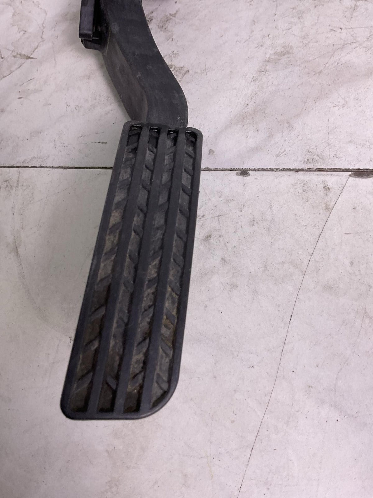 Gas Pedal CHEVY TRAVERSE 173